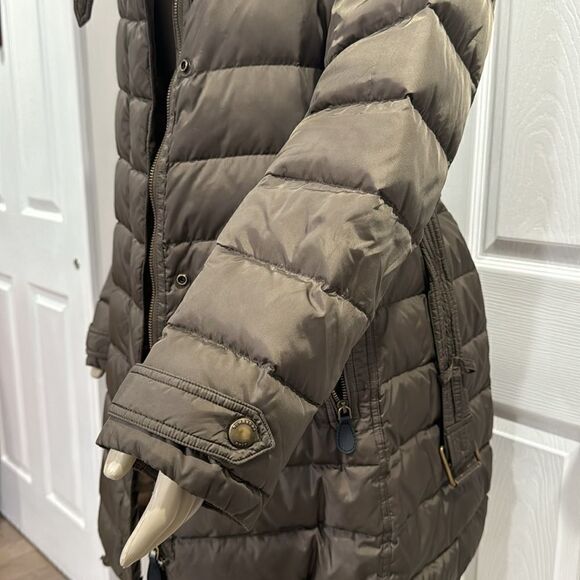 BURBERRY BRIT WINTERLEIGH DOWN COAT. DARK OLIVE - Picture 8 of 16